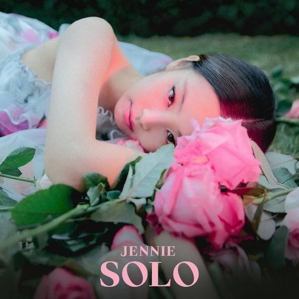 Jennie – SOLO